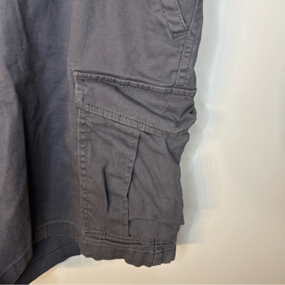 Bundle of 2 Pairs of Men’s George Cargo Shorts in Gray and Khaki, Size 40 - Picture 10 of 15